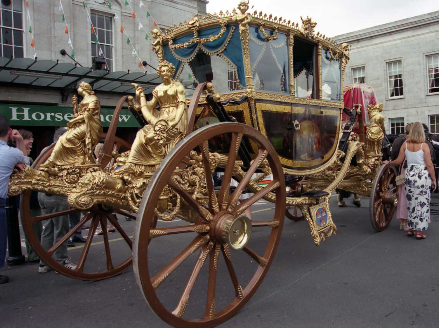 chariots-of-power-the-story-of-the-lord-mayor-s-coach-ireland-s-own